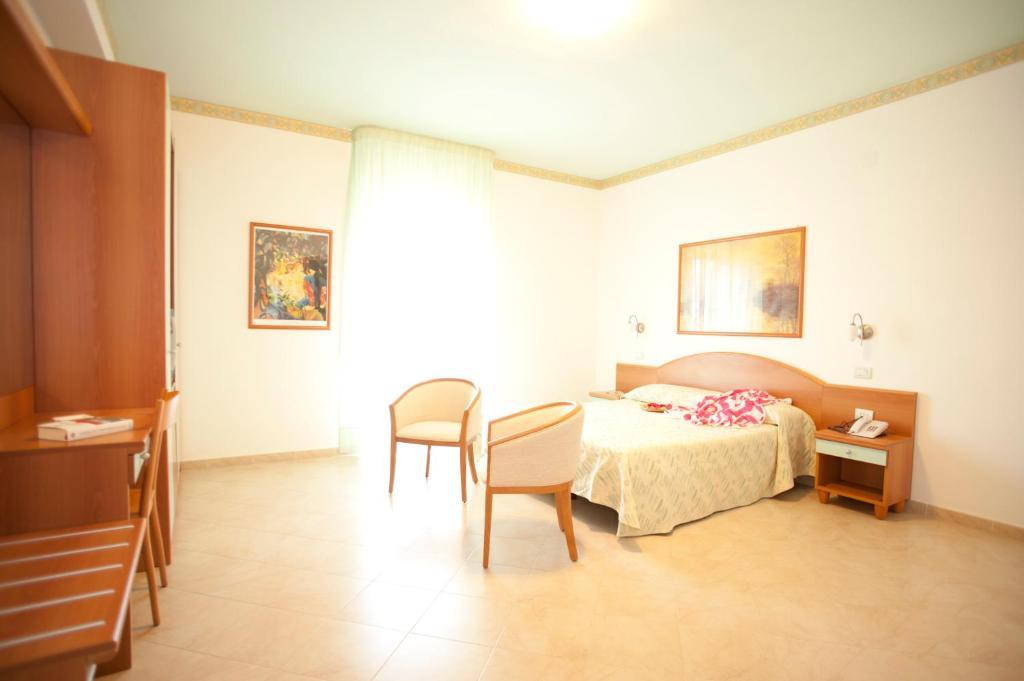 Oasiclub Hotel Vieste Zimmer foto