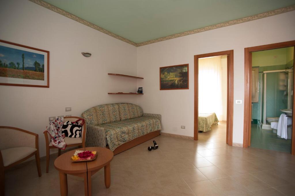 Oasiclub Hotel Vieste Zimmer foto